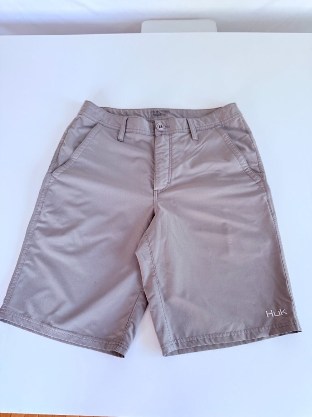 Huk Men's Performance Fishing Shorts Khaki Quick Dry UPF Size 30